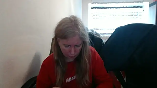 Snapshot of PeterAndJen chatting on 04/13/26, 08:18 PeterAndJen online show from 04/13/26, 08:18