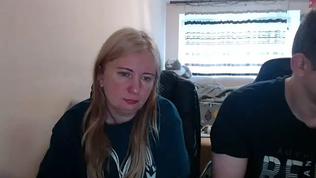 Snapshot of PeterAndJen chatting on 04/30/26, 05:47 PeterAndJen online show from 04/30/26, 05:47