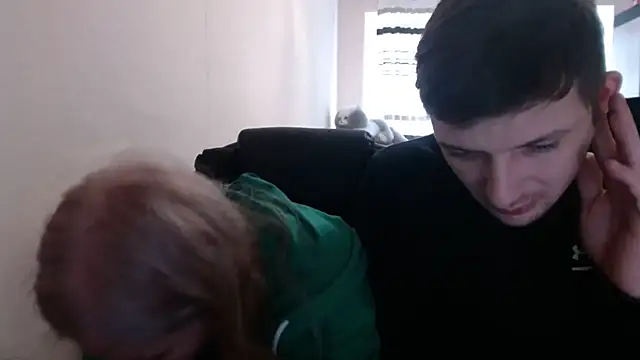 Snapshot of PeterAndJen chatting on 03/26/26, 07:39 PeterAndJen online show from 03/26/26, 07:39