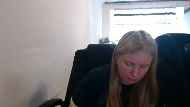 PeterAndJen online show from 06/02/26, 06:24