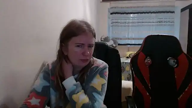 Snapshot of PeterAndJen chatting on 12/17/25, 06:07 PeterAndJen online show from 12/17/25, 06:07