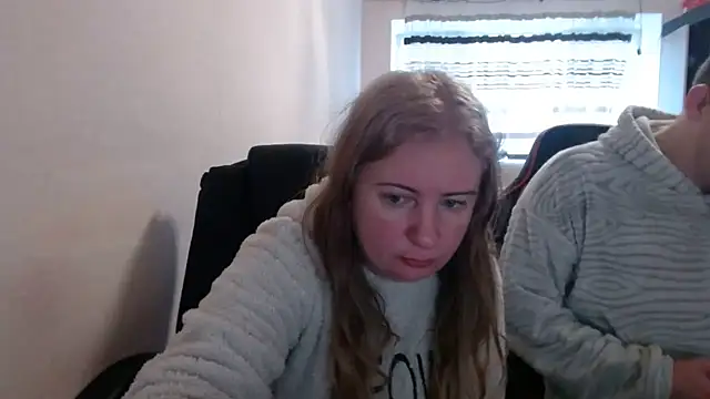 Snapshot of PeterAndJen chatting on 03/12/26, 06:17 PeterAndJen online show from 03/12/26, 06:17
