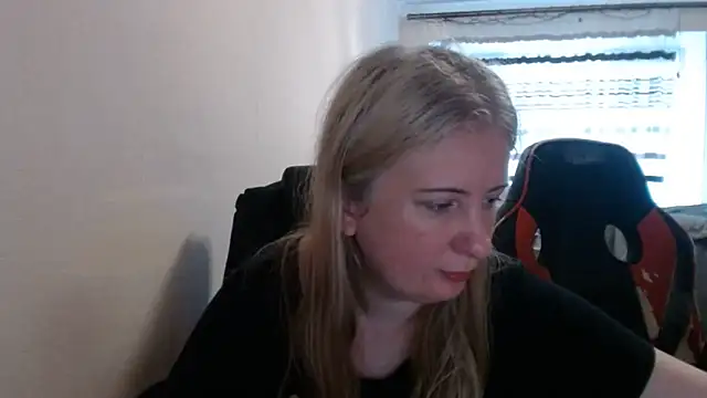 PeterAndJen online show from 06/21/26, 06:08