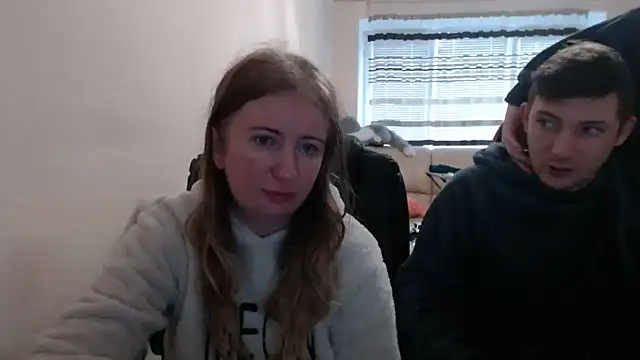 Snapshot of PeterAndJen chatting on 11/10/25, 07:57 PeterAndJen online show from 11/10/25, 07:57