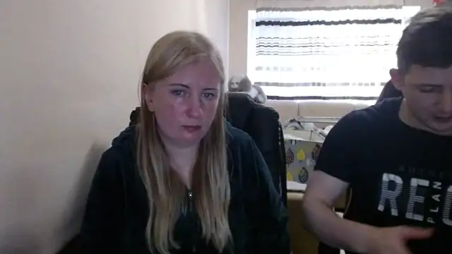 Snapshot of PeterAndJen chatting on 04/24/26, 04:53 PeterAndJen online show from 04/24/26, 04:53
