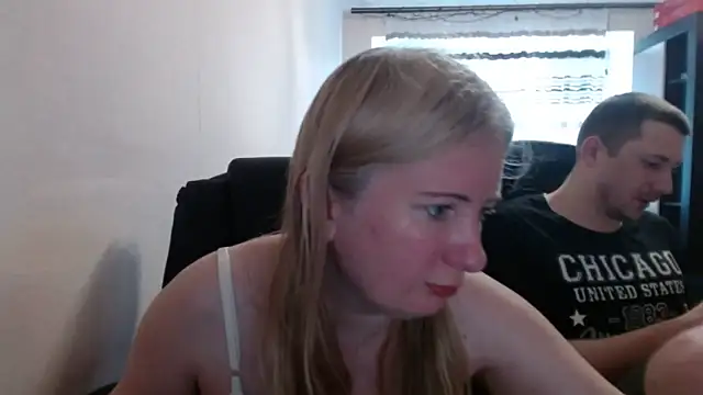 Snapshot of PeterAndJen chatting on 05/25/26, 06:12 PeterAndJen online show from 05/25/26, 06:12