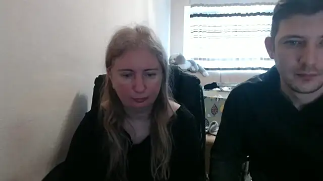 Snapshot of PeterAndJen chatting on 04/05/26, 06:09 PeterAndJen online show from 04/05/26, 06:09