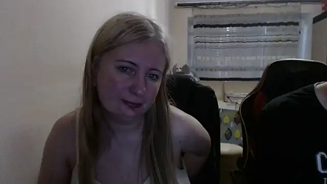 Snapshot of PeterAndJen chatting on 05/24/26, 06:08 PeterAndJen online show from 05/24/26, 06:08