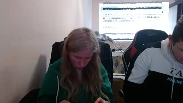 Snapshot of PeterAndJen chatting on 04/15/26, 05:28 PeterAndJen online show from 04/15/26, 05:28
