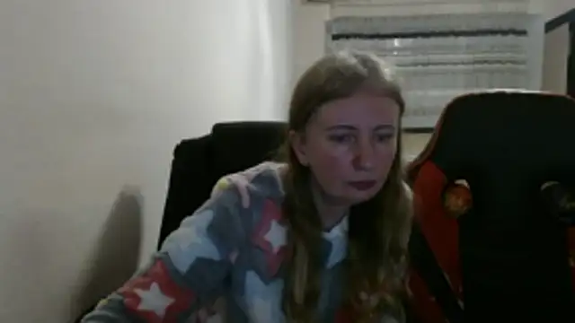 Snapshot of PeterAndJen chatting on 11/27/25, 08:31 PeterAndJen online show from 11/27/25, 08:31