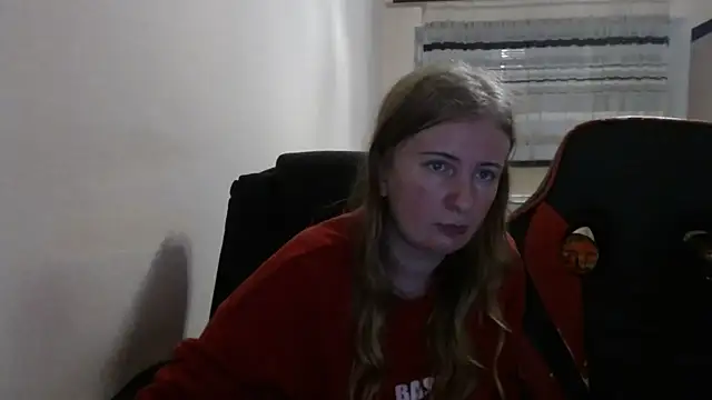 Snapshot of PeterAndJen chatting on 11/18/25, 07:17 PeterAndJen online show from 11/18/25, 07:17