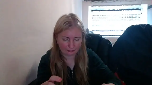Snapshot of PeterAndJen chatting on 05/16/26, 11:09 PeterAndJen online show from 05/16/26, 11:09