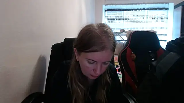 Snapshot of PeterAndJen chatting on 10/14/25, 06:47 PeterAndJen online show from 10/14/25, 06:47