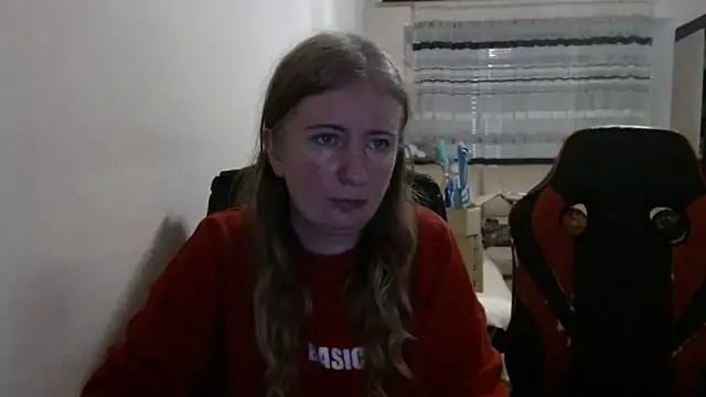 Snapshot of PeterAndJen chatting on 11/29/25, 09:04 PeterAndJen online show from 11/29/25, 09:04