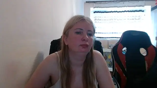 Snapshot of PeterAndJen chatting on 05/23/26, 05:56 PeterAndJen online show from 05/23/26, 05:56