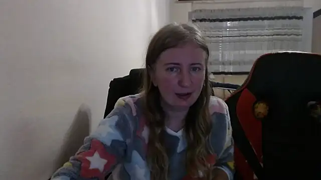 Snapshot of PeterAndJen chatting on 11/23/25, 07:24 PeterAndJen online show from 11/23/25, 07:24