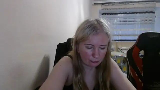 PeterAndJen online show from 06/17/26, 06:29