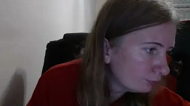 Snapshot of PeterAndJen chatting on 10/24/25, 06:18 PeterAndJen online show from 10/24/25, 06:18