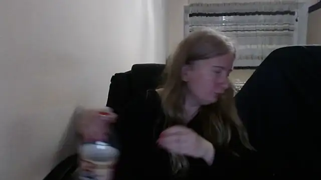 Snapshot of PeterAndJen chatting on 04/03/26, 05:41 PeterAndJen online show from 04/03/26, 05:41