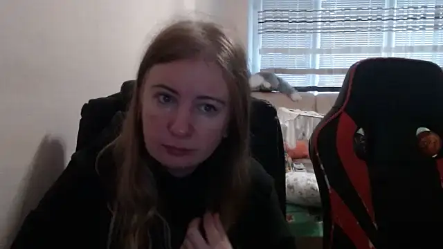 Snapshot of PeterAndJen chatting on 10/24/25, 06:12 PeterAndJen online show from 10/24/25, 06:12