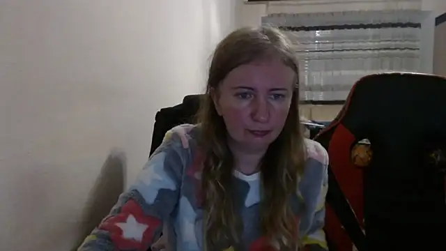 Snapshot of PeterAndJen chatting on 11/21/25, 08:30 PeterAndJen online show from 11/21/25, 08:30