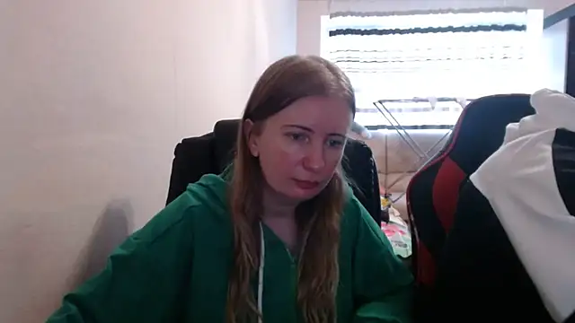 Snapshot of PeterAndJen chatting on 10/17/25, 08:17 PeterAndJen online show from 10/17/25, 08:17