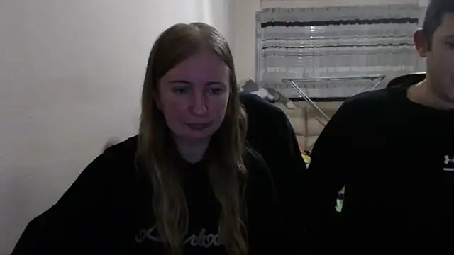 Snapshot of PeterAndJen chatting on 10/08/25, 07:58 PeterAndJen online show from 10/08/25, 07:58