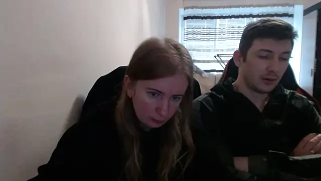 Snapshot of PeterAndJen chatting on 10/12/25, 06:15 PeterAndJen online show from 10/12/25, 06:15