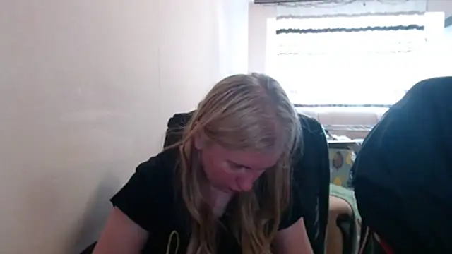 Snapshot of PeterAndJen chatting on 05/17/26, 04:18 PeterAndJen online show from 05/17/26, 04:18
