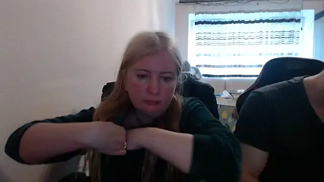 Snapshot of PeterAndJen chatting on 05/15/26, 07:06 PeterAndJen online show from 05/15/26, 07:06