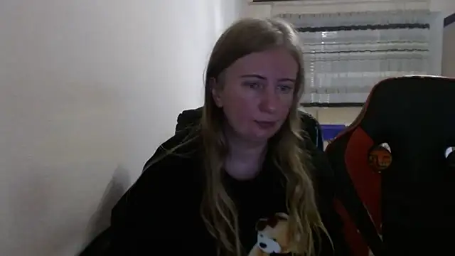 Snapshot of PeterAndJen chatting on 11/20/25, 08:20 PeterAndJen online show from 11/20/25, 08:20