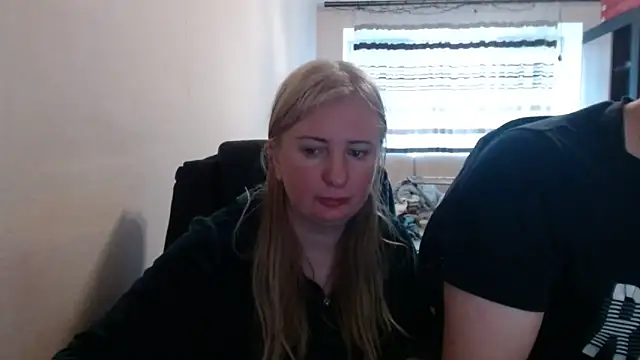 Snapshot of PeterAndJen chatting on 04/25/26, 05:32 PeterAndJen online show from 04/25/26, 05:32