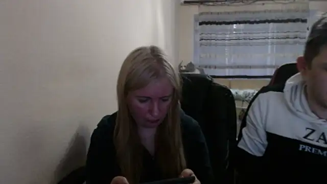 Snapshot of PeterAndJen chatting on 05/04/26, 06:00 PeterAndJen online show from 05/04/26, 06:00