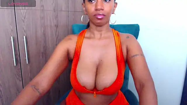 Snapshot of Pinkceeleste chatting on 03/08/26, 05:05 Pinkceeleste online show from 03/08/26, 05:05