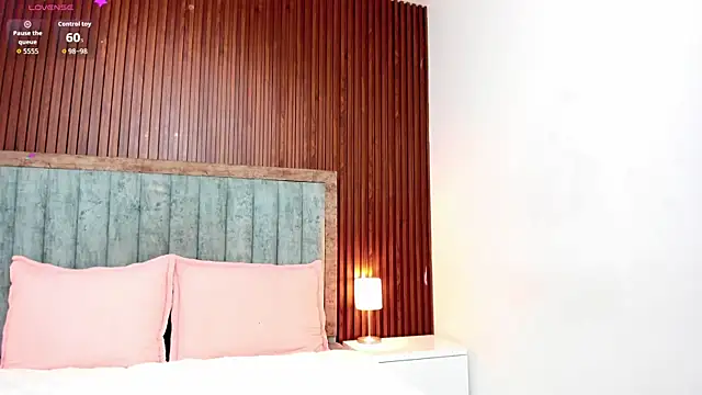 Snapshot of Pinkceeleste chatting on 05/20/26, 04:31 Pinkceeleste online show from 05/20/26, 04:31