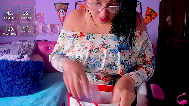 crissn0707 online show from 10/30/25, 02:36