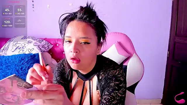 crissn0707 online show from 11/04/25, 12:09