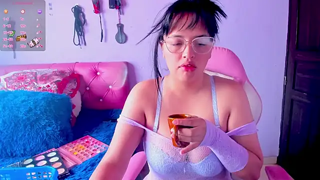 Snapshot of crissn0707 chatting on 02/21/26, 11:45 crissn0707 online show from 02/21/26, 11:45