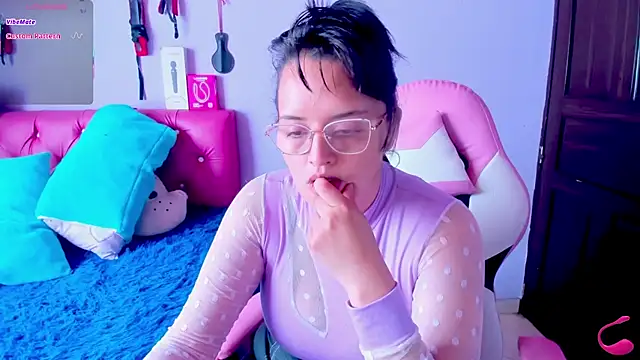 crissn0707 online show from 11/27/25, 02:17