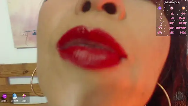 Snapshot of hornystepmommy chatting on 03/18/25, 11:31 hornystepmommy online show from 03/18/25, 11:31