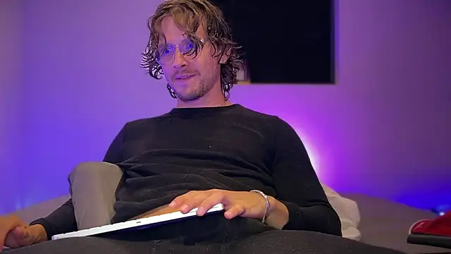 mcklister kinky feets online show from 06/27/26, 03:56
