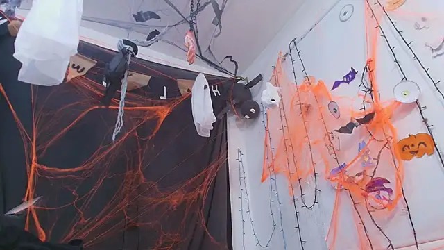 timkerbell  online show from 10/22/25, 07:13