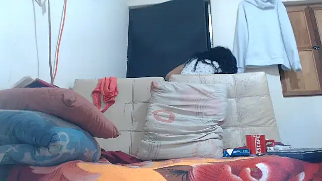 womancute online show from 12/16/25, 06:17