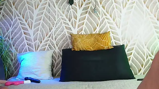 TrophyMilf online show from 11/29/25, 04:18