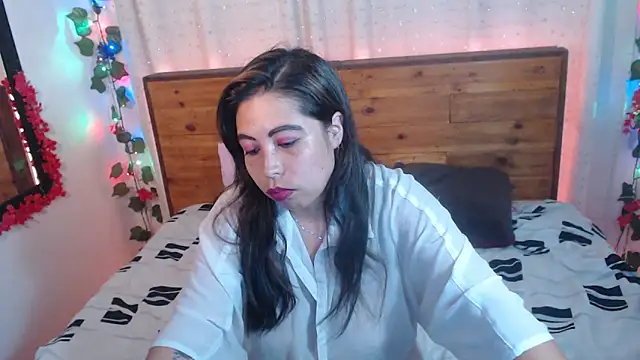 NikkieMilky online show from 04/08/26, 06:37