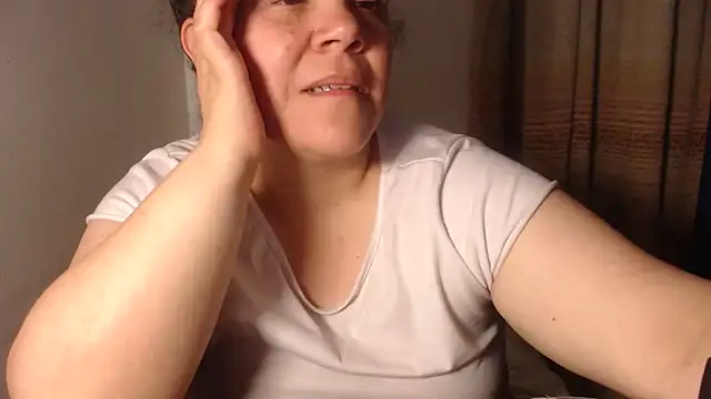 agathamiller01 online show from 04/04/26, 11:44