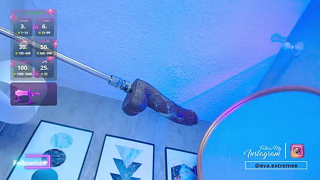 Snapshot of eva_cuper chatting on 12/18/25, 12:09 eva cuper online show from 12/18/25, 12:09