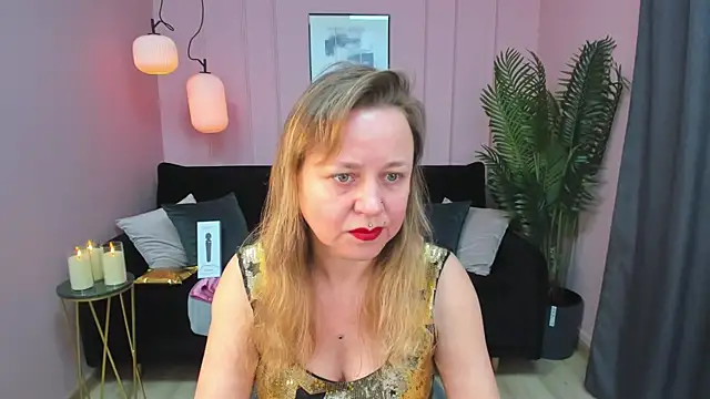 Snapshot of GabrielGold chatting on 12/26/24, 08:32 GabrielGold online show from 12/26/24, 08:32