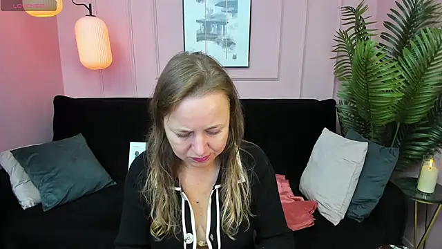 Snapshot of GabrielGold chatting on 09/18/25, 08:12 GabrielGold online show from 09/18/25, 08:12