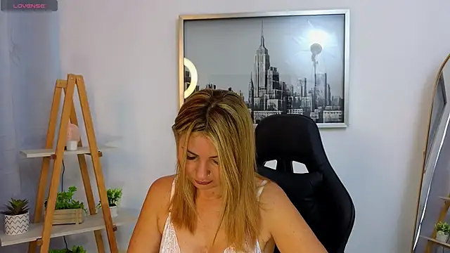 bella  adams online show from 10/12/25, 01:23